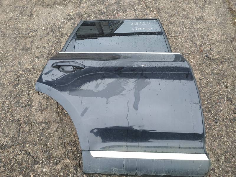 Doors - rear right side juodos used Volkswagen TOUAREG 2003 2.5