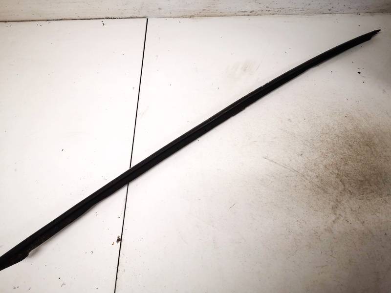 Glass front trim tape 4f0854328 used Audi A6 1998 2.4