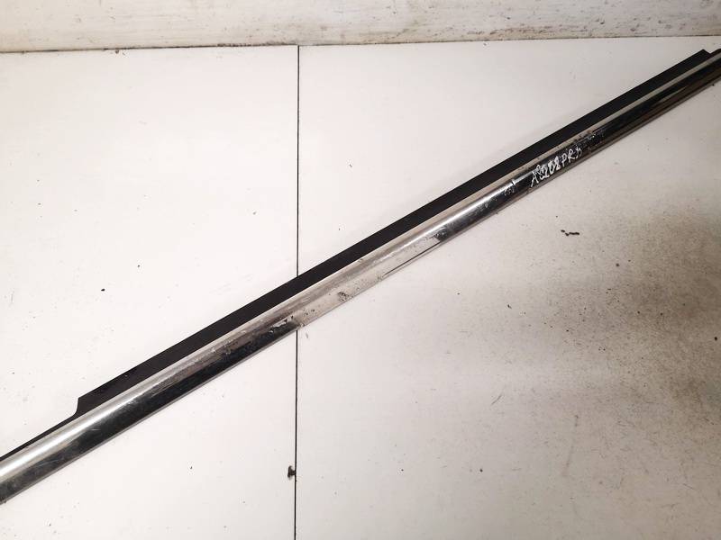 Glass Trim Molding-weatherstripping - front right side used  used Mercedes-Benz ML-CLASS 2002 2.7