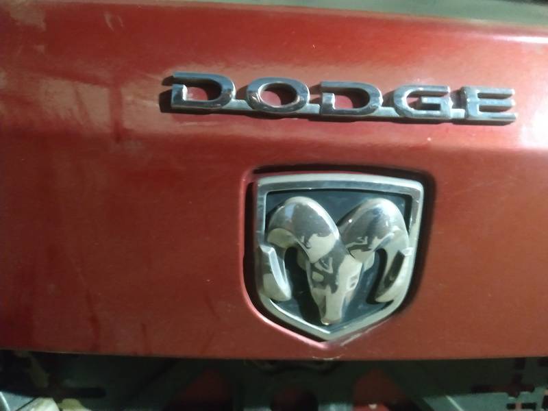 Задние Эмблема used used Dodge CALIBER 2008 2.0