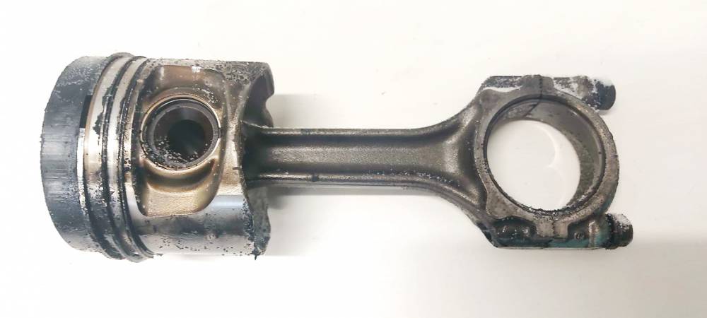 Piston and Conrod (Connecting rod) 2011F 2011F Chrysler VOYAGER 2001 2.5