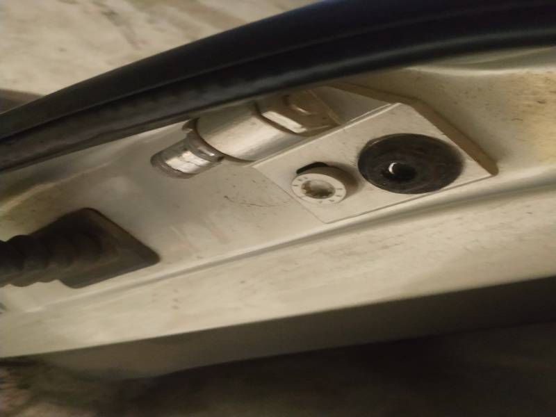 Rear Door Hinge USED USED Volkswagen GOLF 2007 1.6