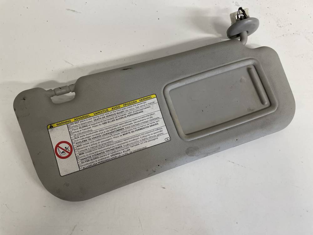 Sun Visor, With Light and Mirror and Clip used used Toyota AURIS 2007 2.2