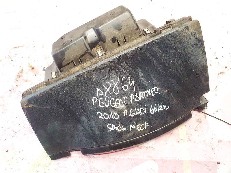 Крышка вещевого ящика 9680927277 used Peugeot PARTNER 2005 2