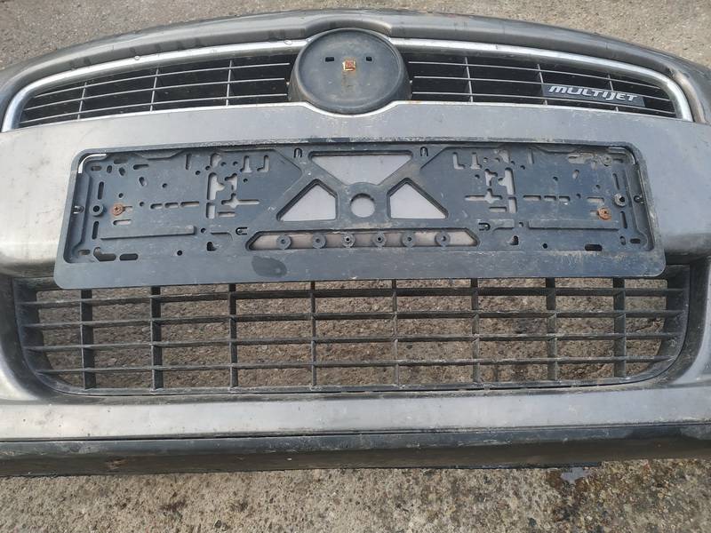 Bumper Grille Front Center used used Fiat BRAVO 2008 1.9