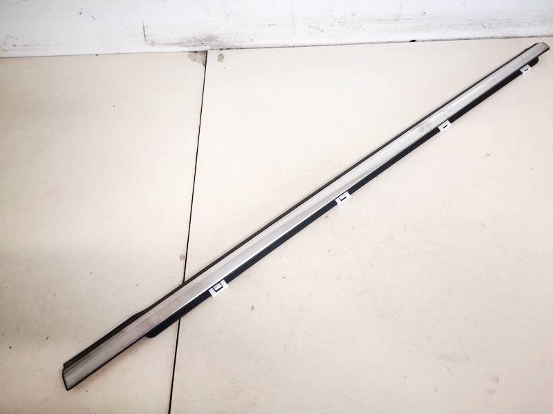Glass Trim Molding-weatherstripping - rear left side used used Kia SPORTAGE 2012 1.7