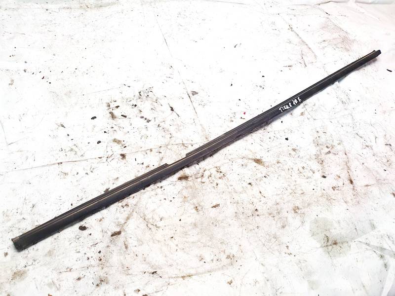 Glass Trim Molding-weatherstripping - front left side used used Opel TIGRA 1995 1.6