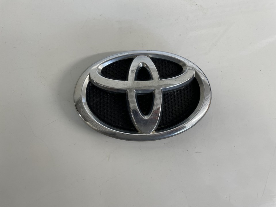 Front Emblem 7530105010 75301-05010 Toyota RAV-4 2003 2.0