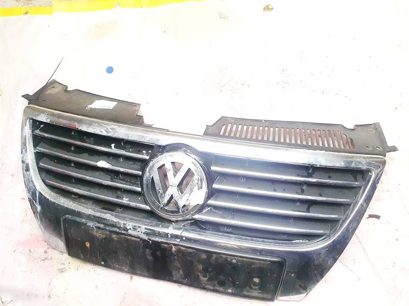 Front hood grille 3c0853651ak used Volkswagen PASSAT 2012 2.0