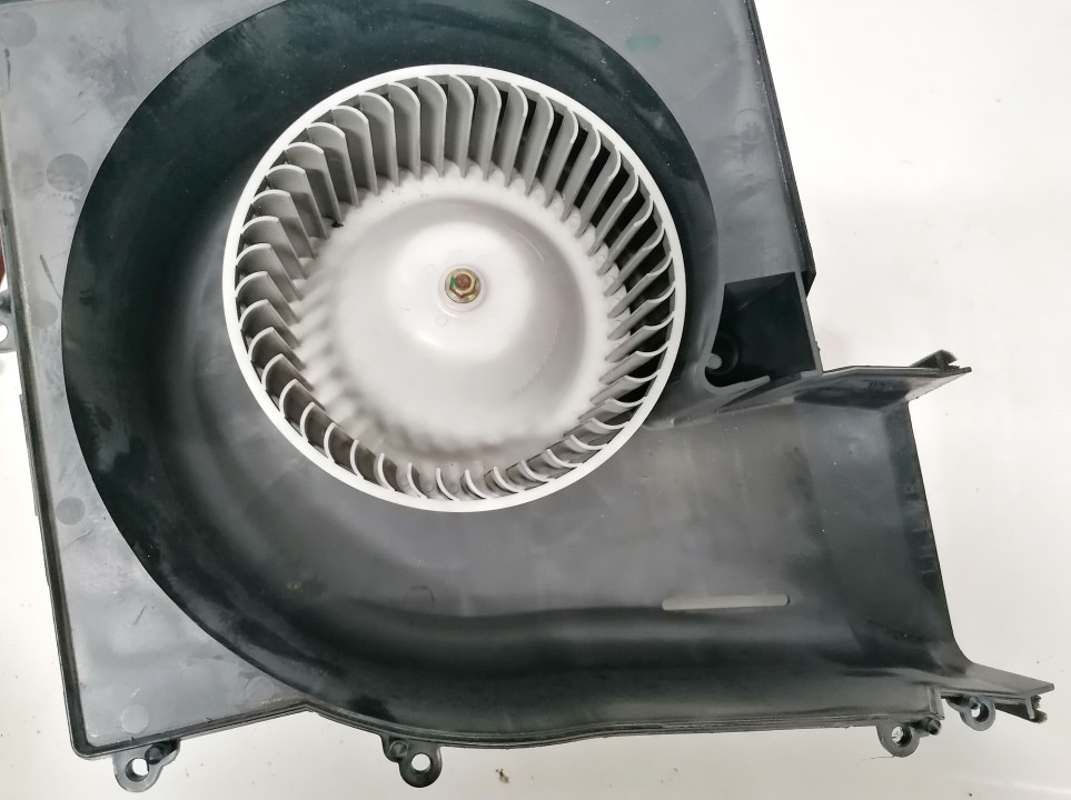 Salono ventiliatorius Nissan Almera 2000    2.2 27200bn020
